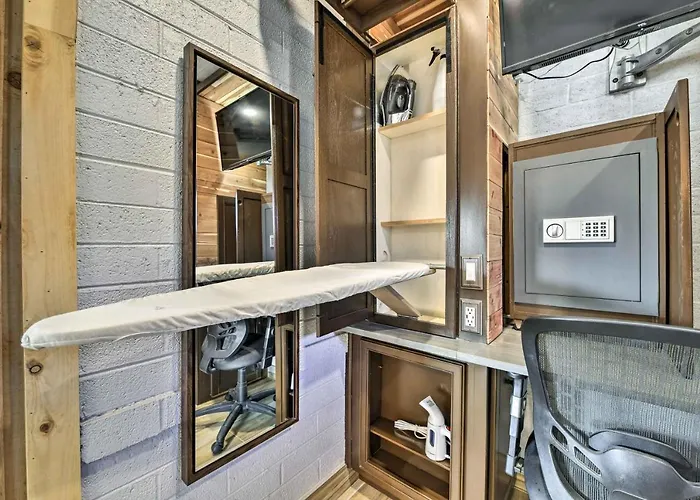 Apartment Near Cubs Spring Training! Couples Retreat In