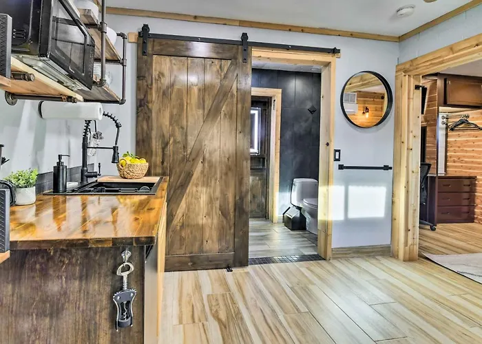 Apartment Near Cubs Spring Training! Couples Retreat In *